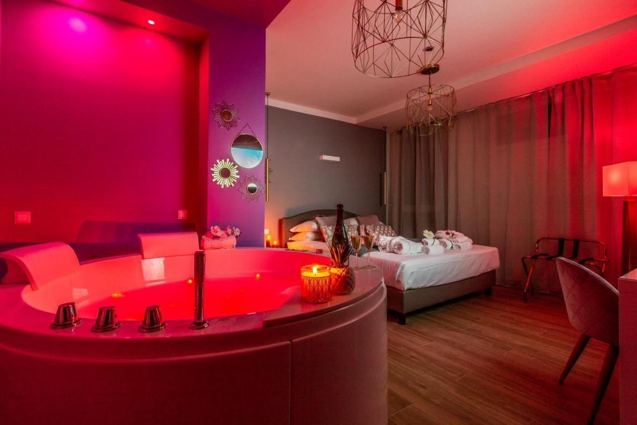 4 Star Suite Spa - Self Check-In Bologna Exterior photo
