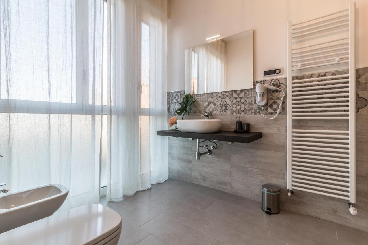 4 Star Suite Spa - Self Check-In Bologna Exterior photo